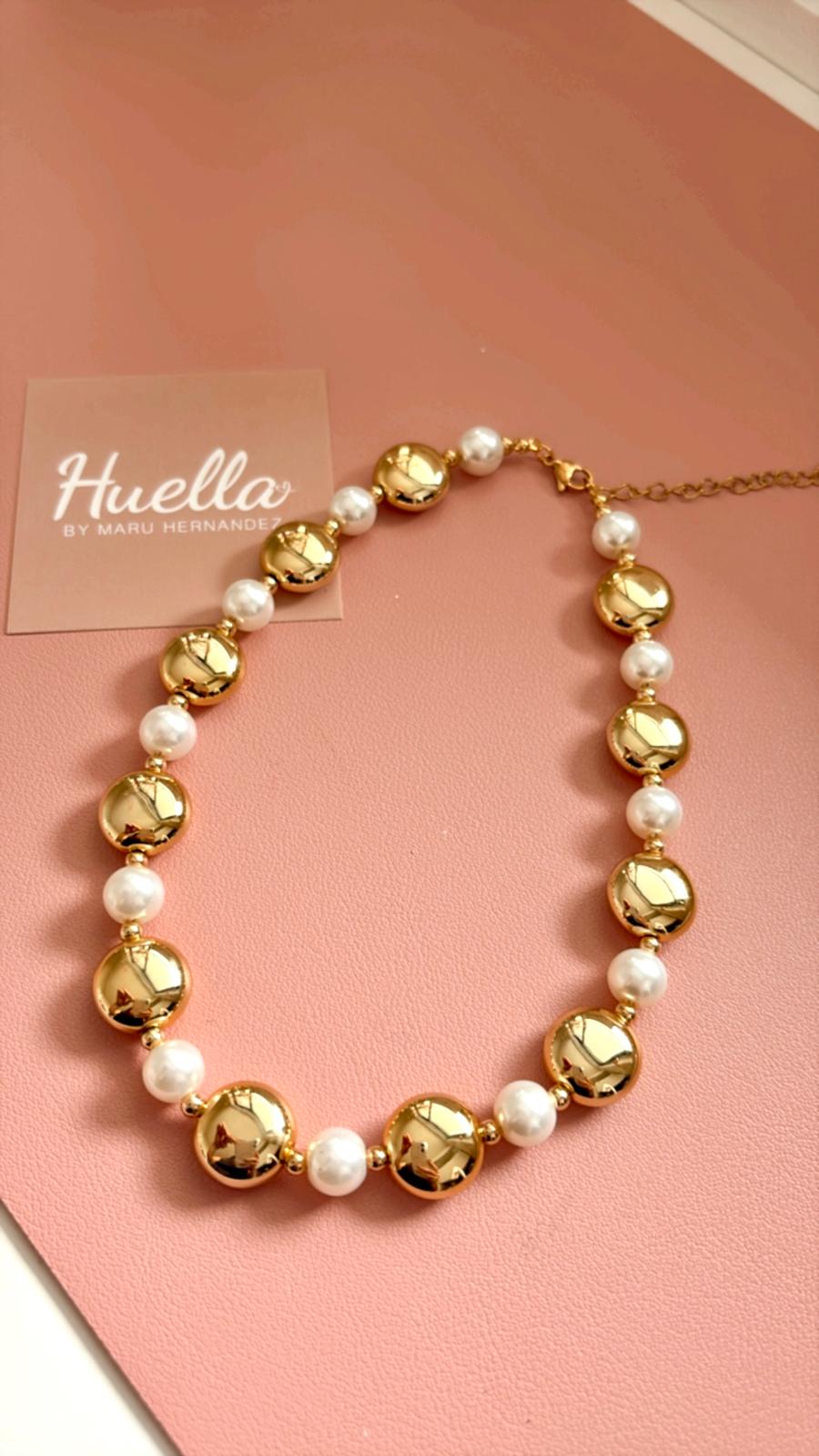 Collar perla y balines aplastados