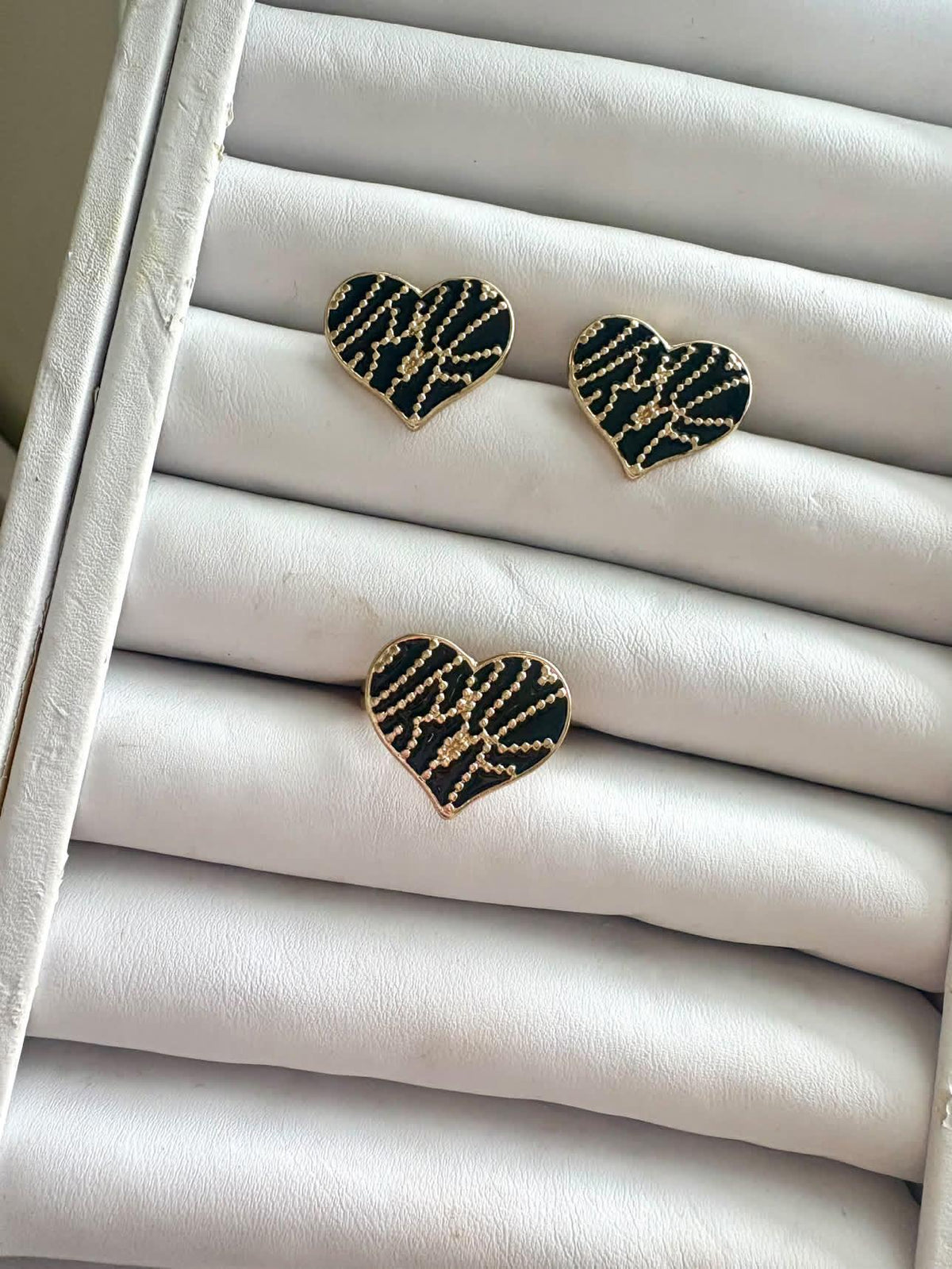 Hueso de Anillo y Aretes zebra
