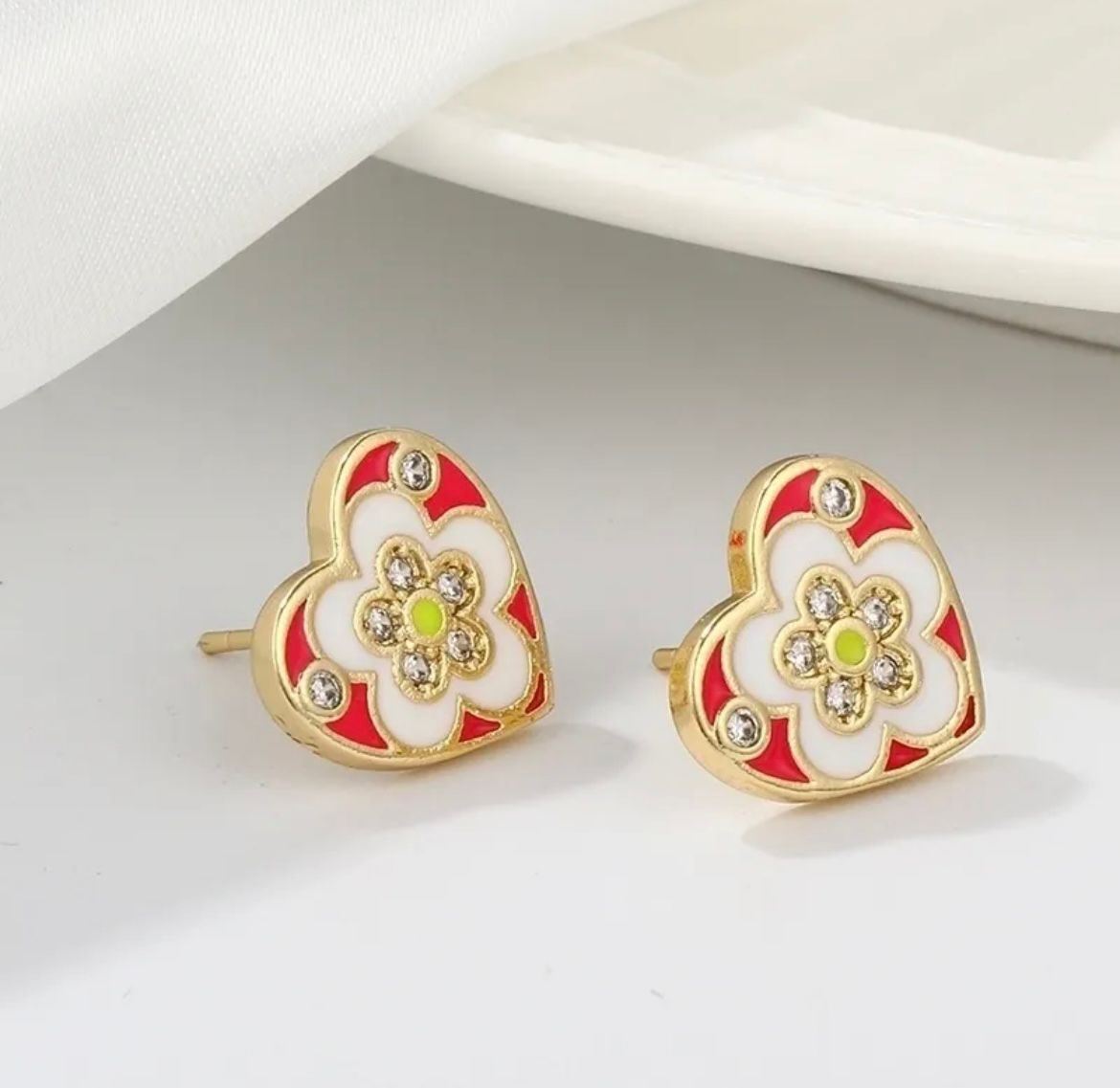Aretes pequeño corazón alegría