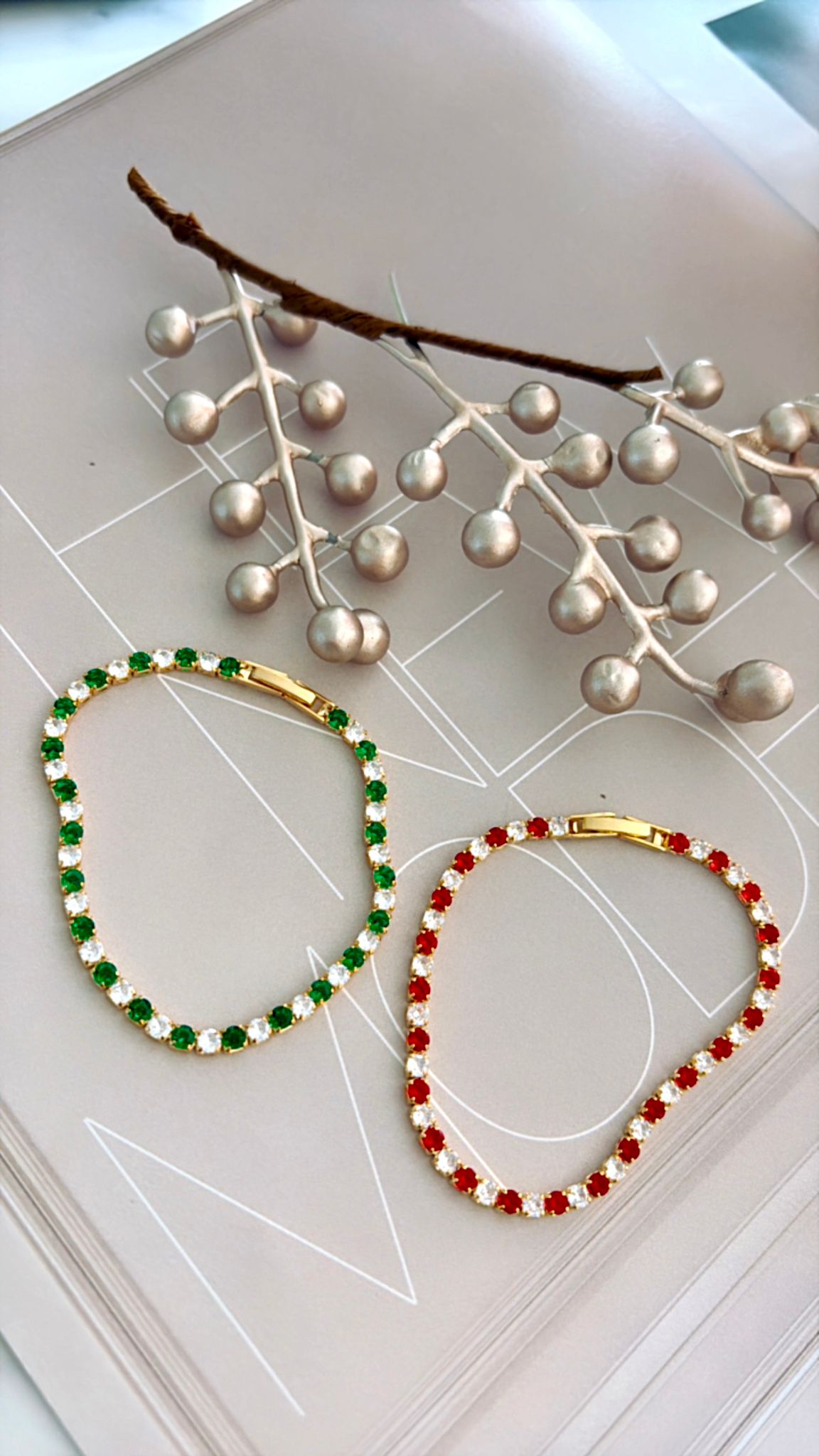 Juego de 2 brazaletes ( verde -Rojo ) en cristal