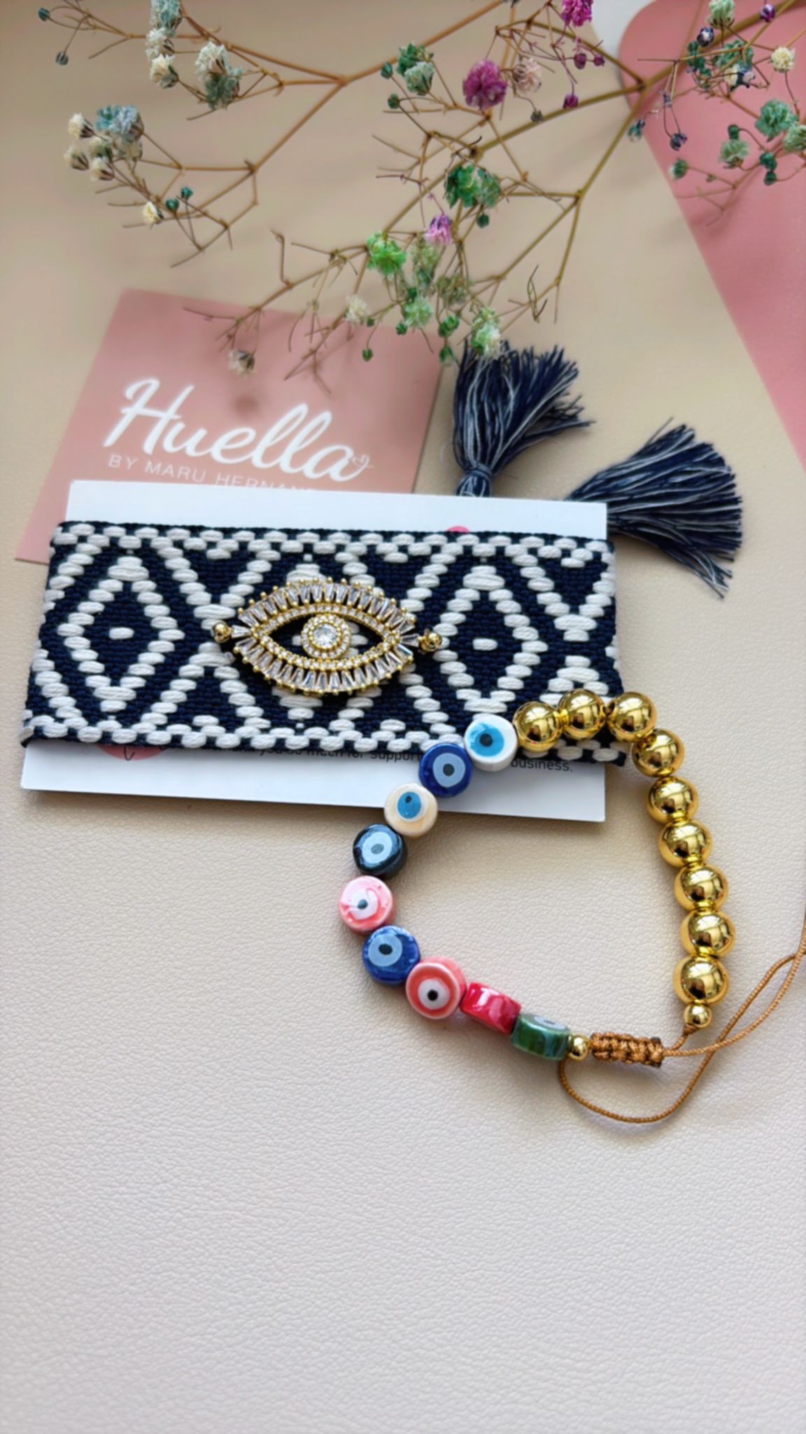 Juego de dos pulseras ojos