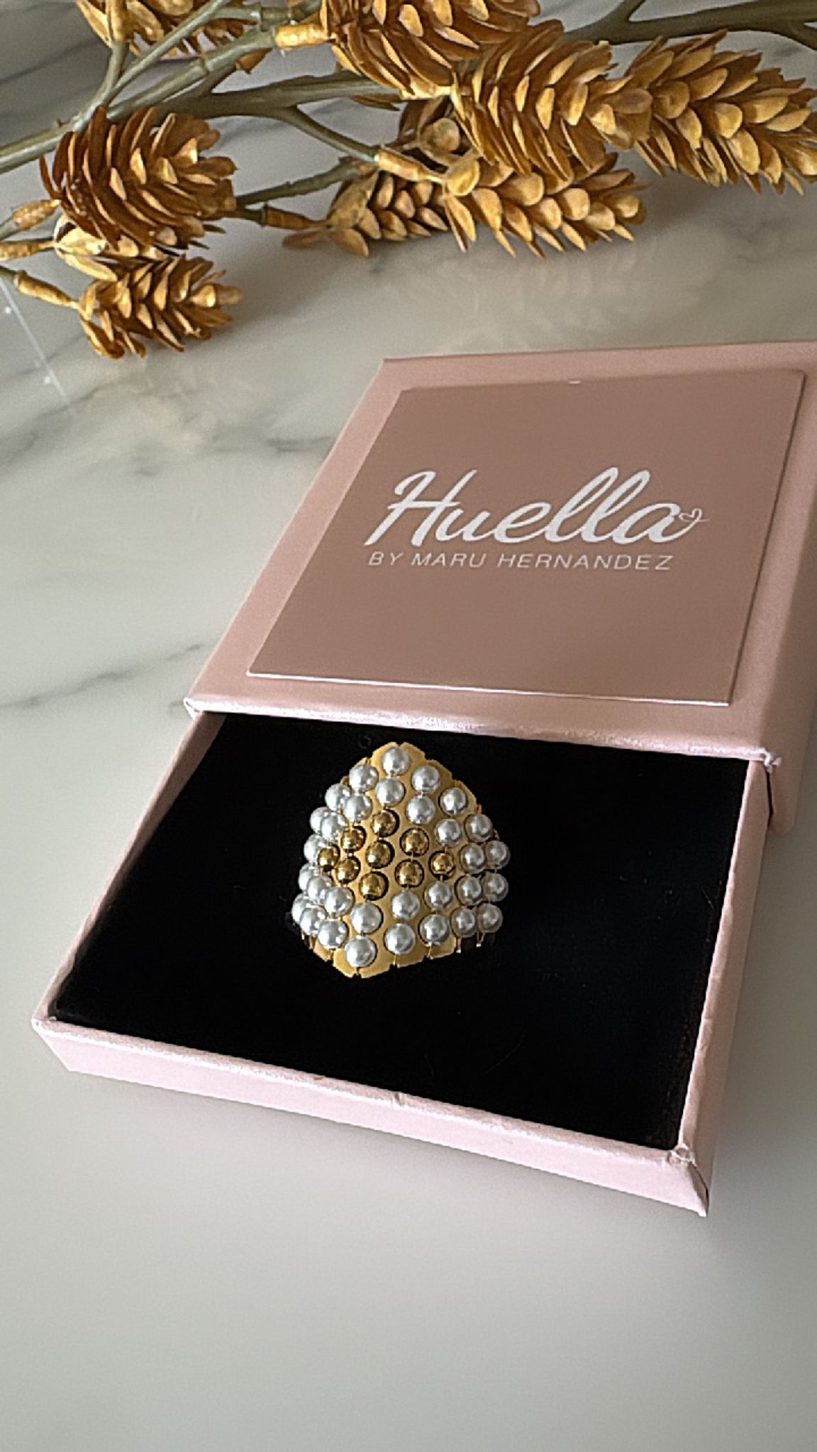 Anillo ajustable balinés y perlas