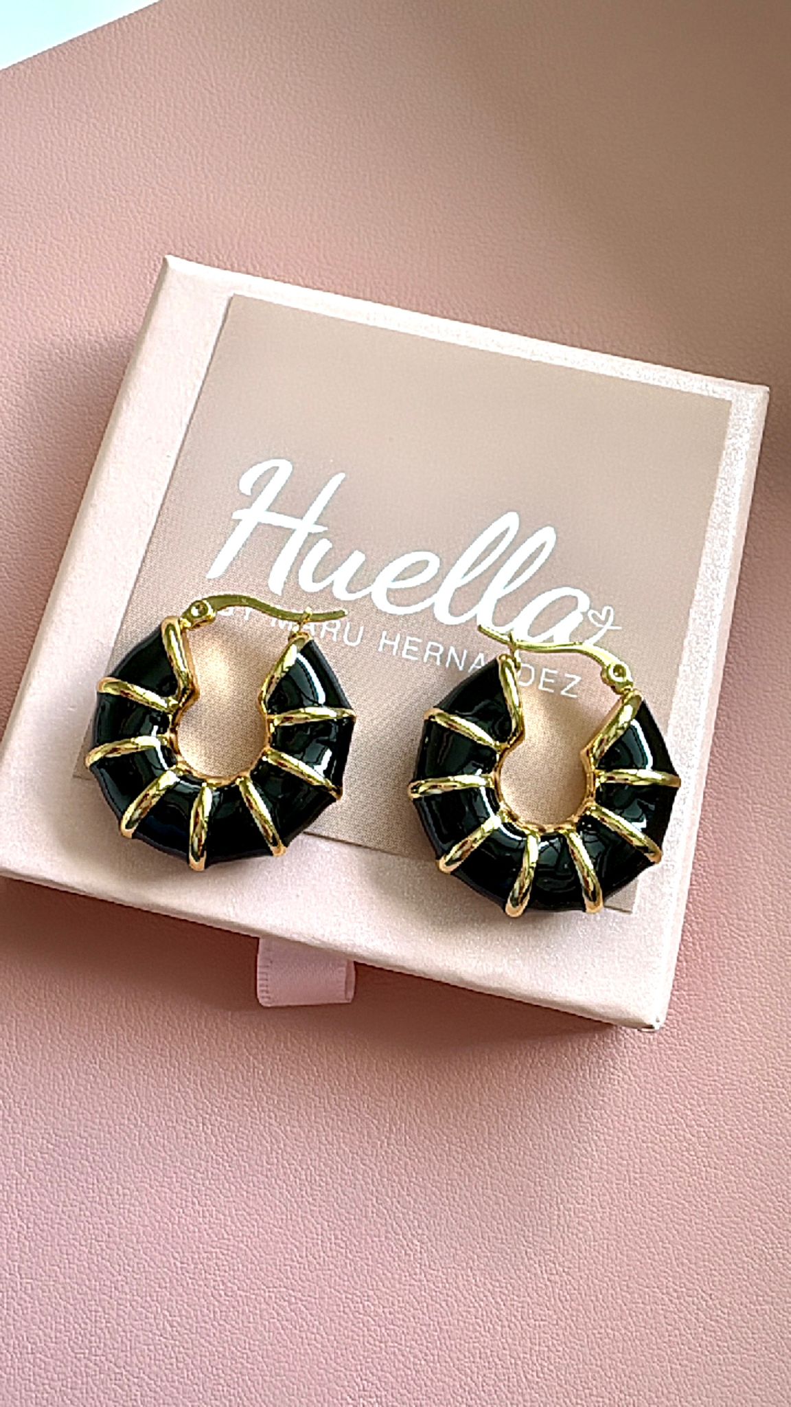 Aretes argollas negro