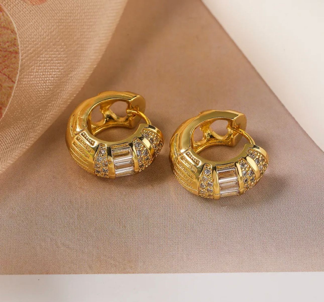 Aretes argollas gruesa circon