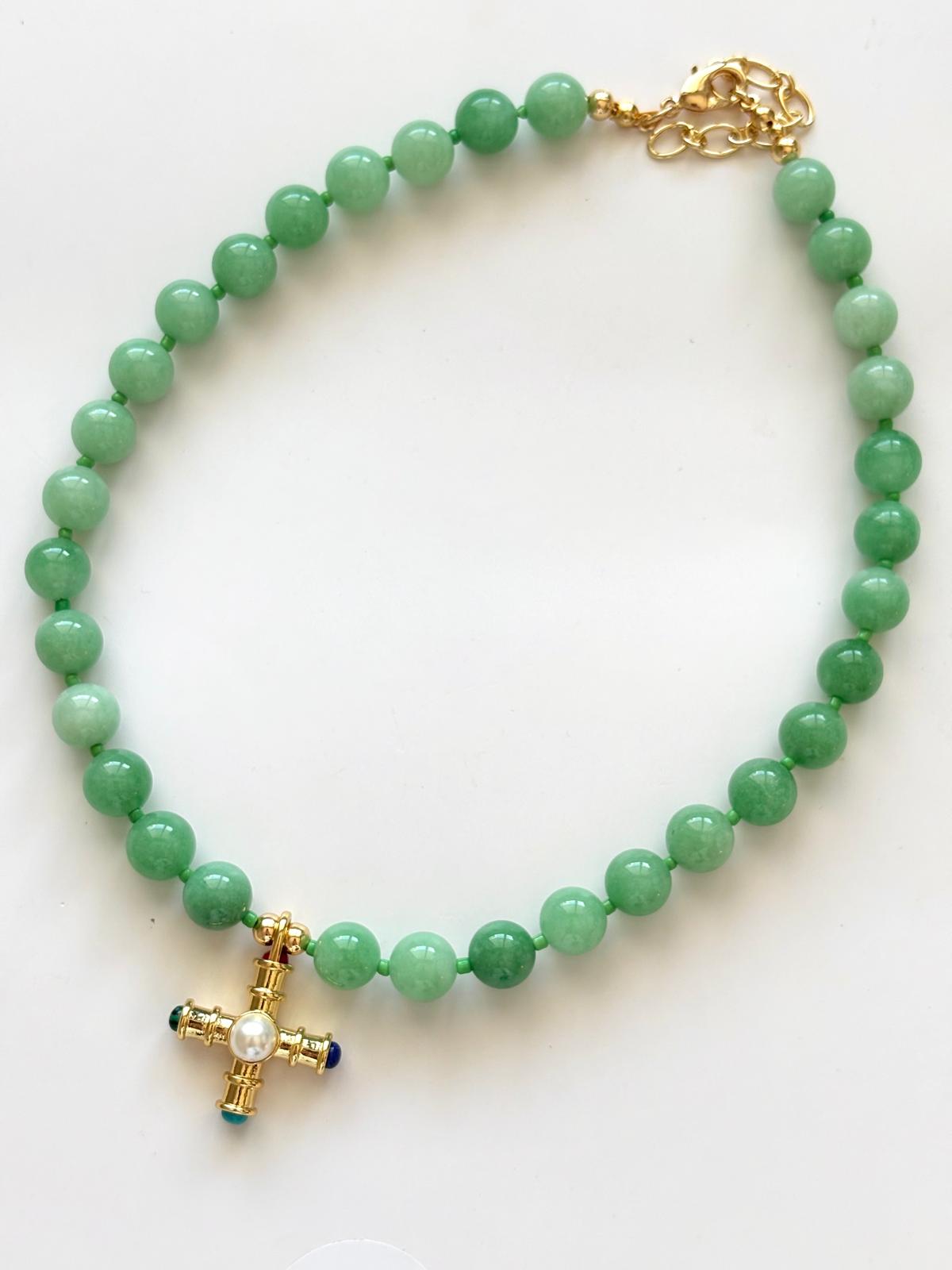 Collar Jade Cruz piedras