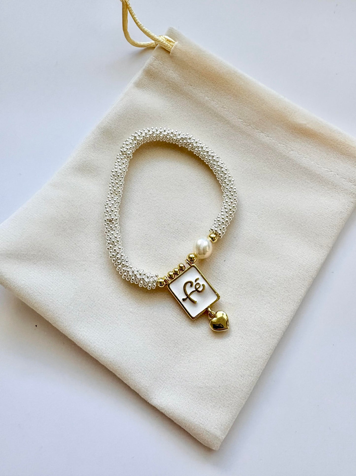 Brazaletes fe corazon white