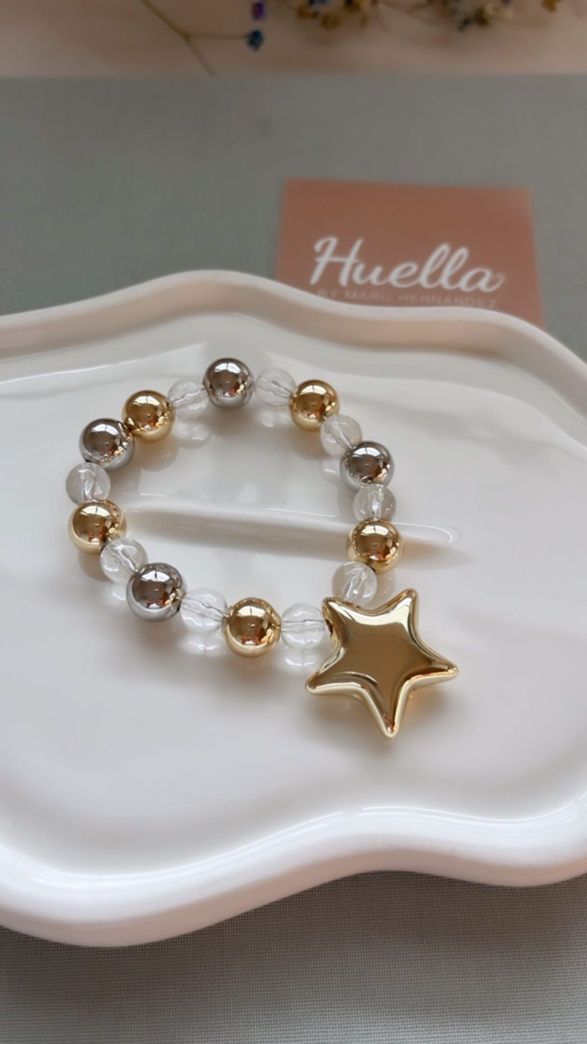 Brazalete estrella , cristal y balinés (hecho a mano)