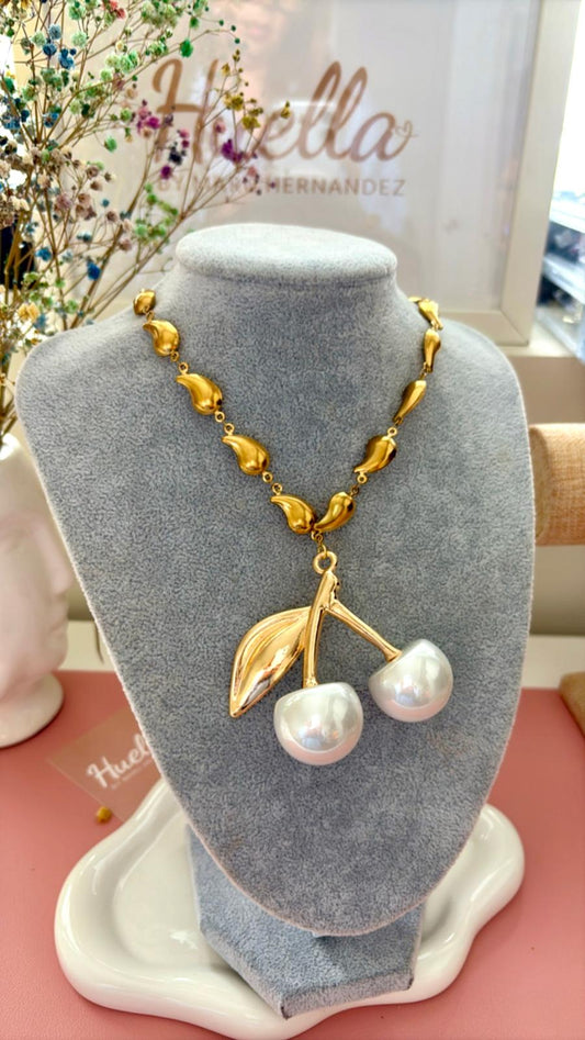 Collar cherry perla