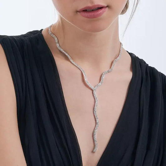 Collar corbatín ondas