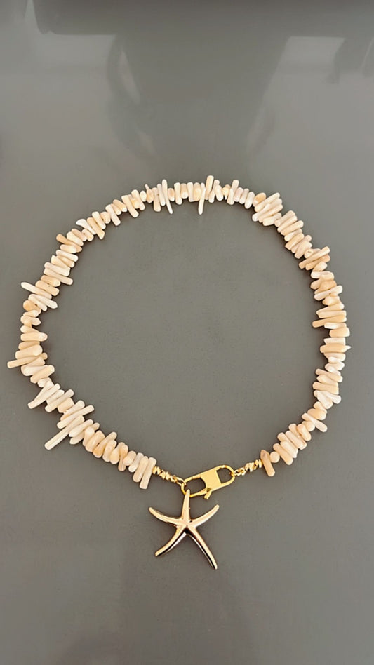 Collar coral beige estrella