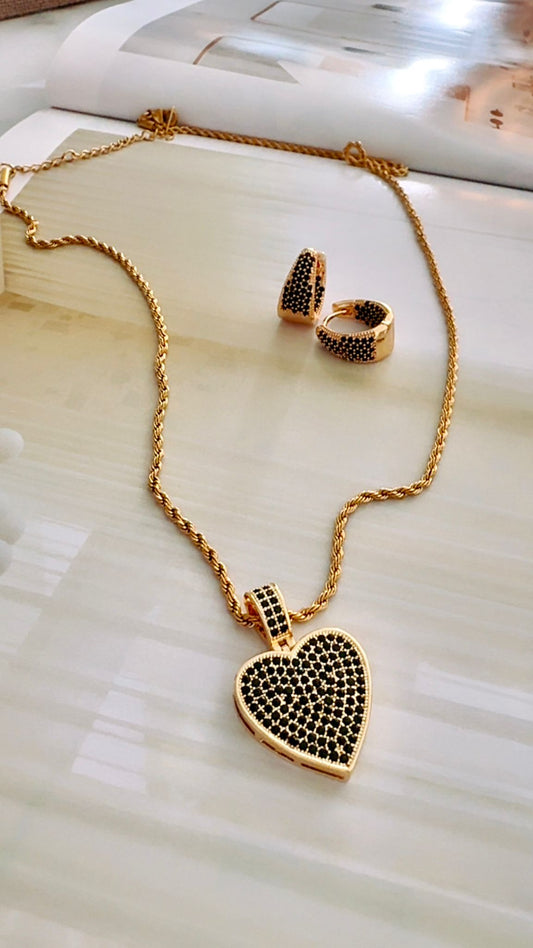 Cadena corazón Pedrería en negro
