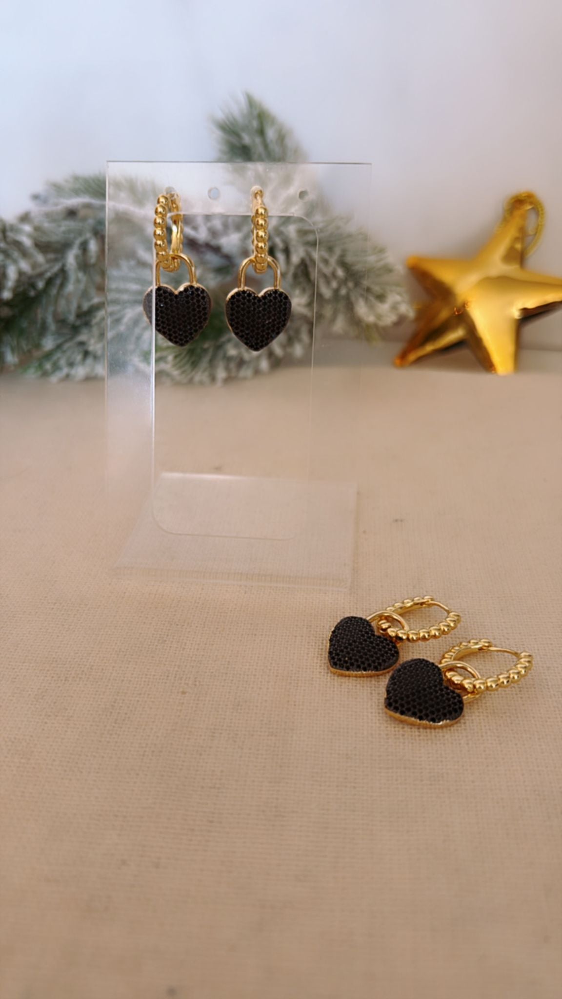 Aretes corazón negro pedrería