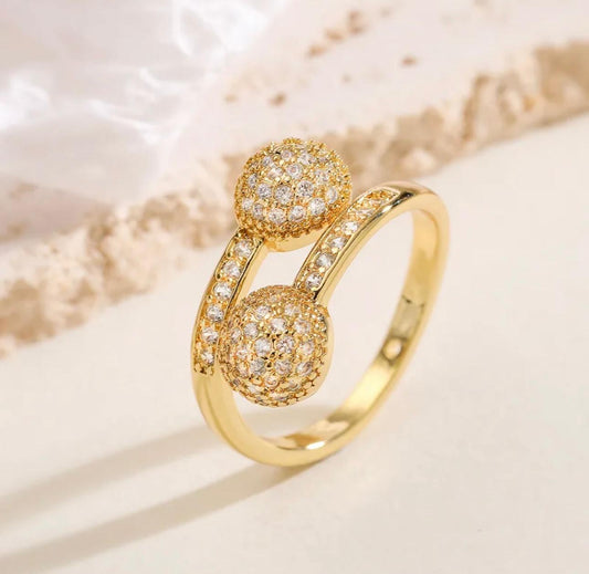 Anillo balinés en pedrería