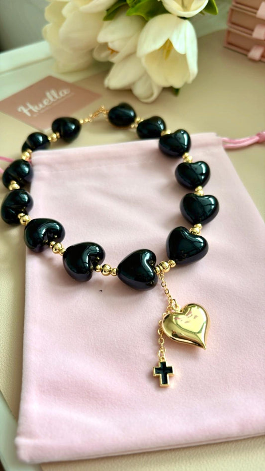 Collar Love in black con cruz