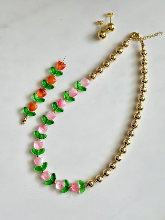 Collar flores en verano