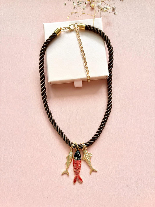 Collar verano en otoño