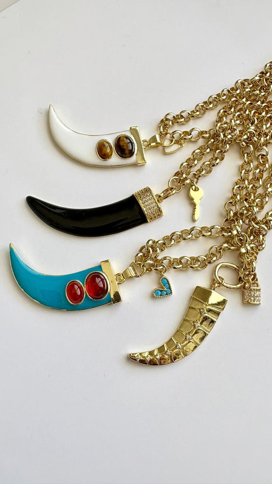 Cadenas con cuernos