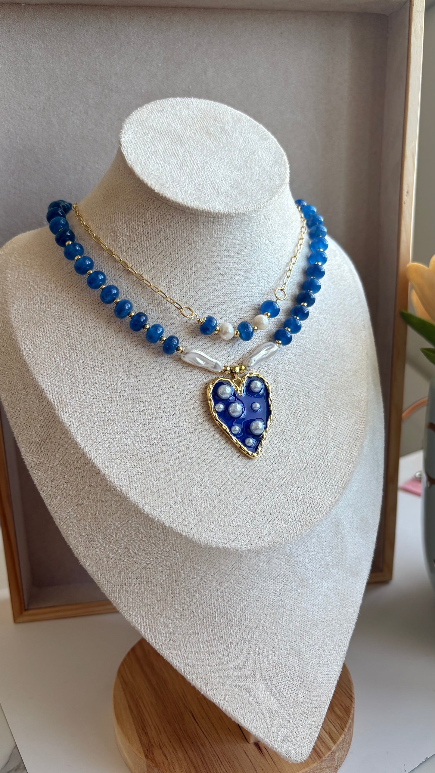 Cadena con piedra y perla